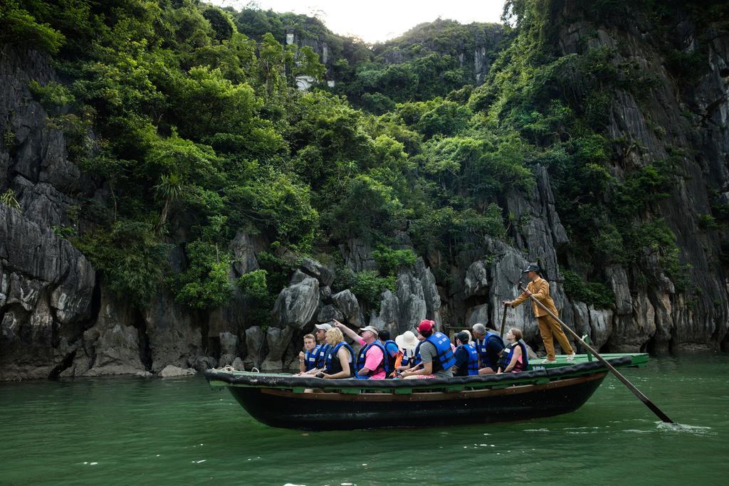 Orchid Classic Cruise Ha Long Exterior photo